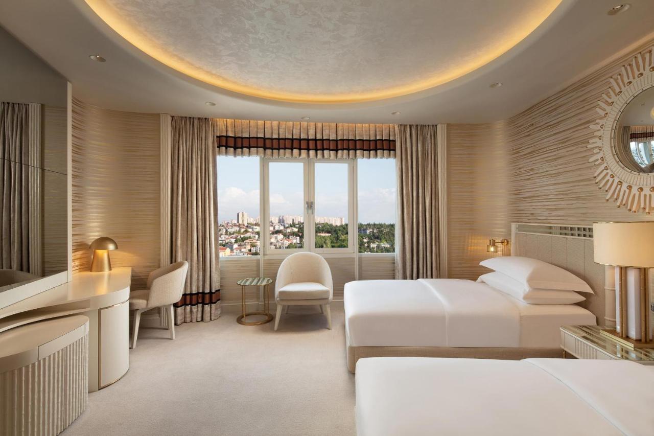Sheraton & Convention Center Otel