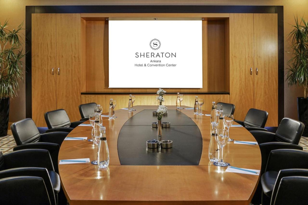Sheraton & Convention Center Otel 5*
