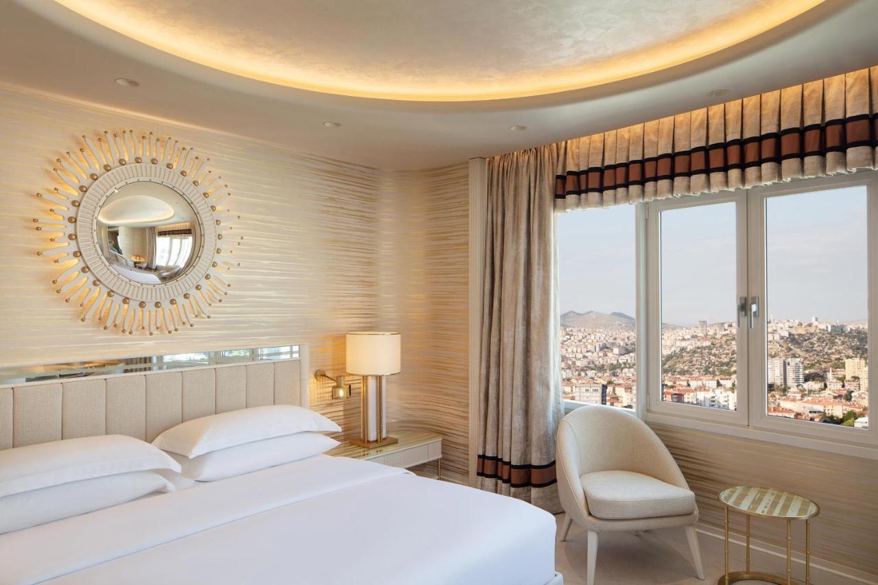 Otel Sheraton & Convention Center