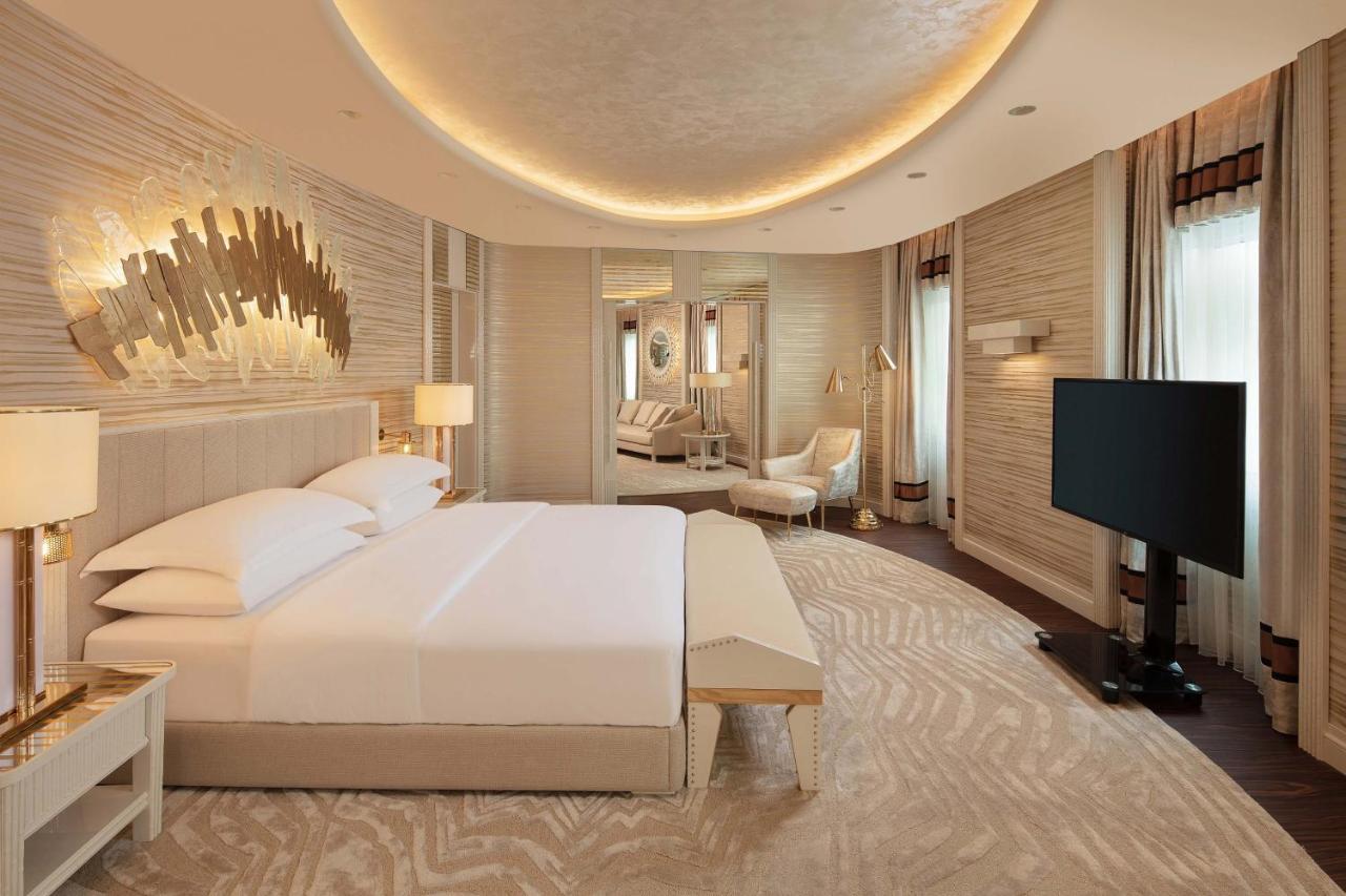 Otel Sheraton & Convention Center