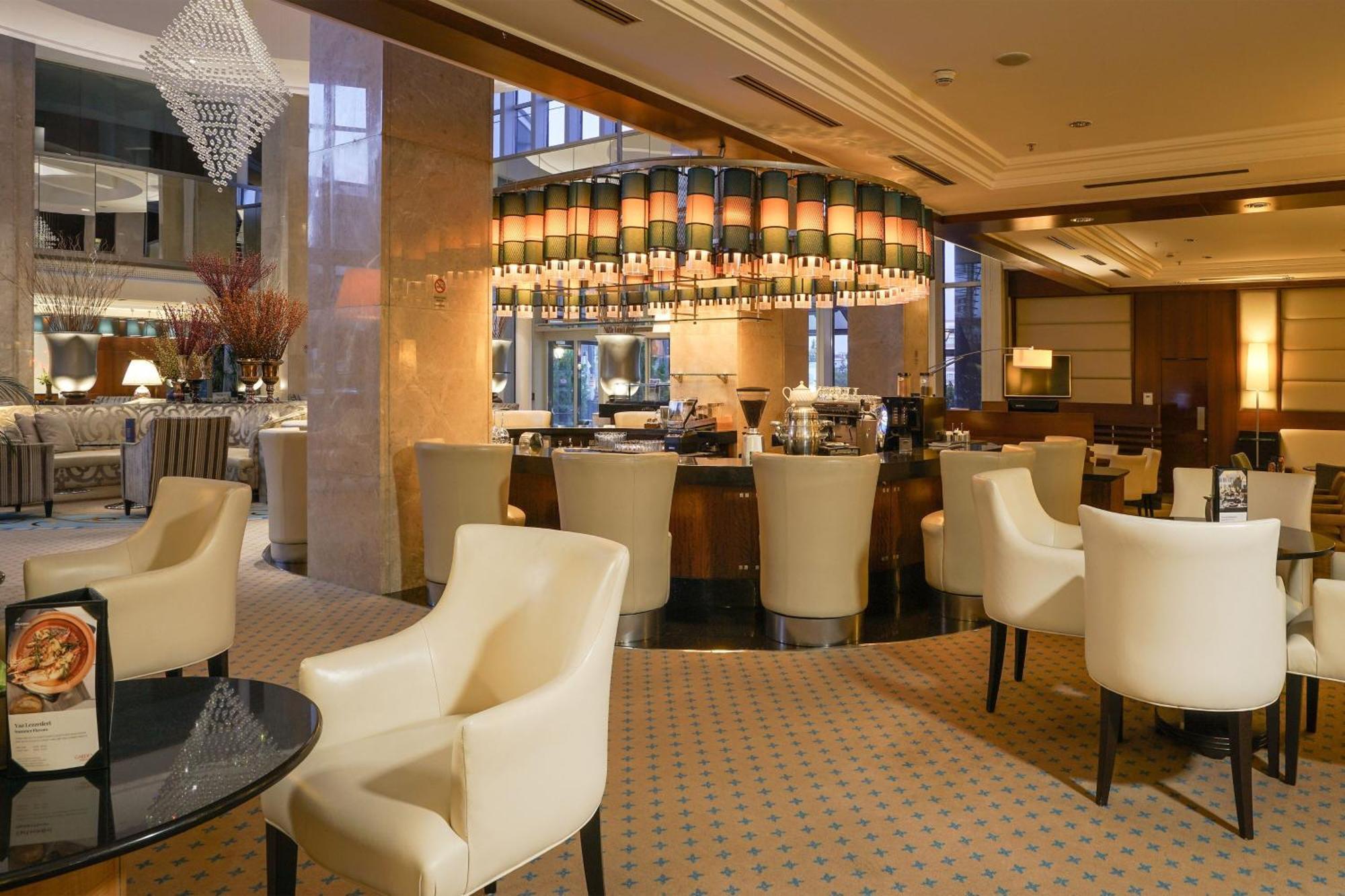 Otel Sheraton & Convention Center