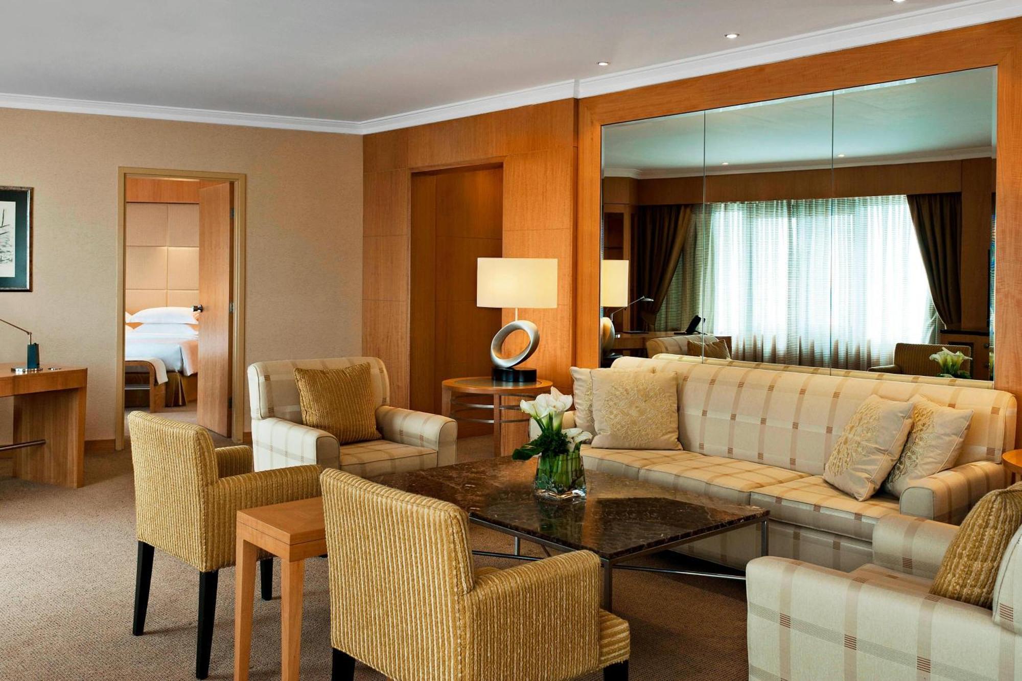 Otel Sheraton & Convention Center