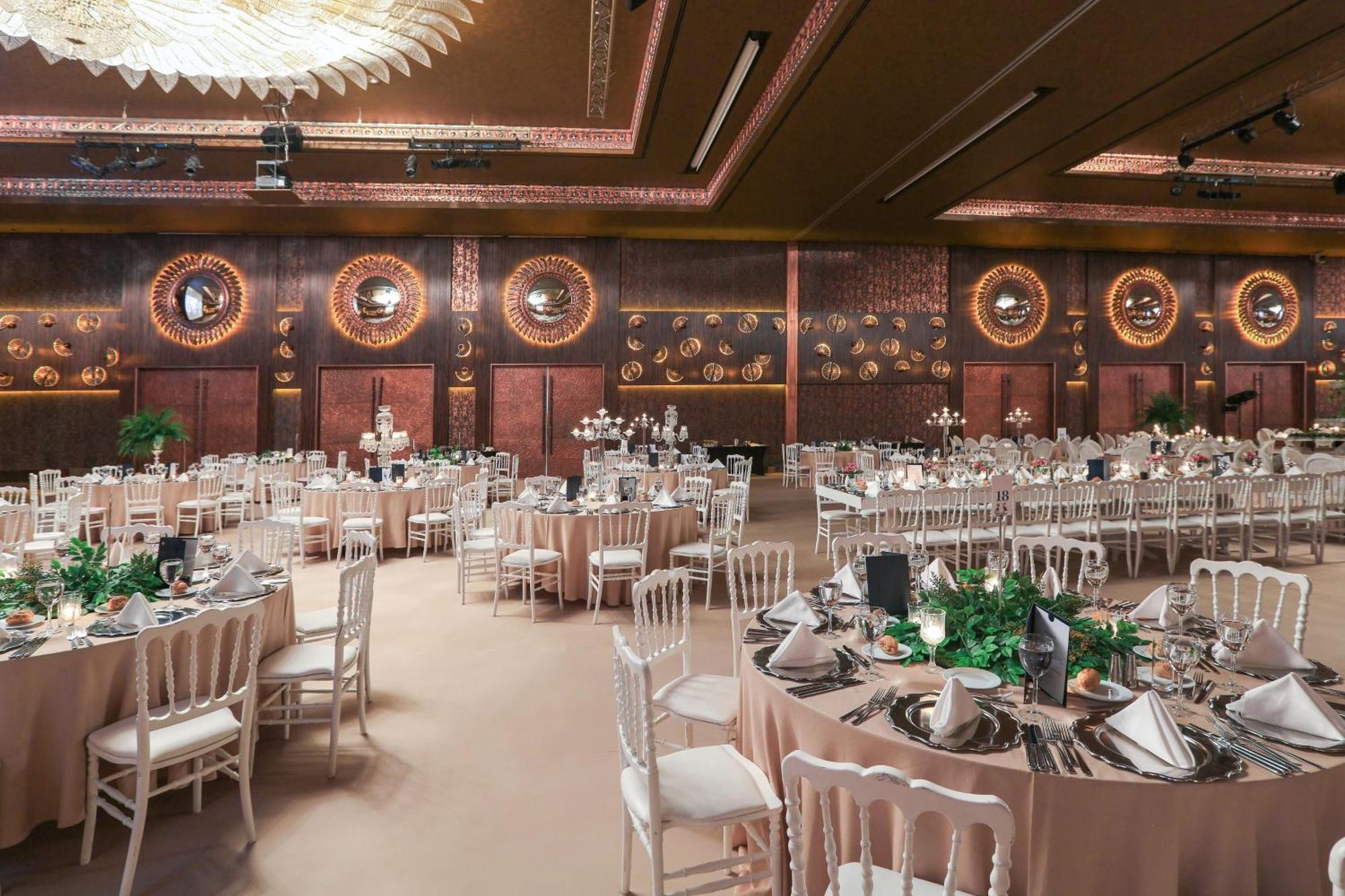 Otel Sheraton & Convention Center 5*